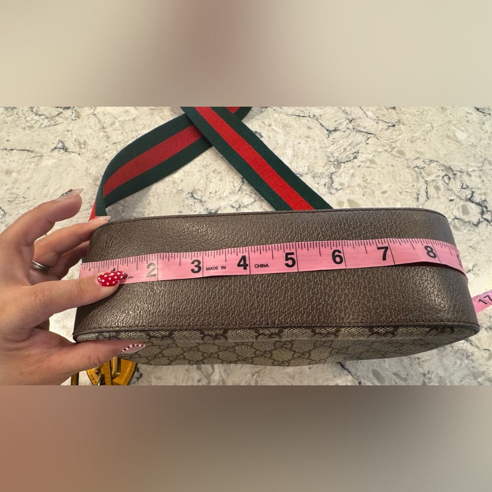 Authentic Gucci Neo Vintage GG Supreme Messenger Bag Camera Bag Crossbody Purse  - Picture 9 of 16